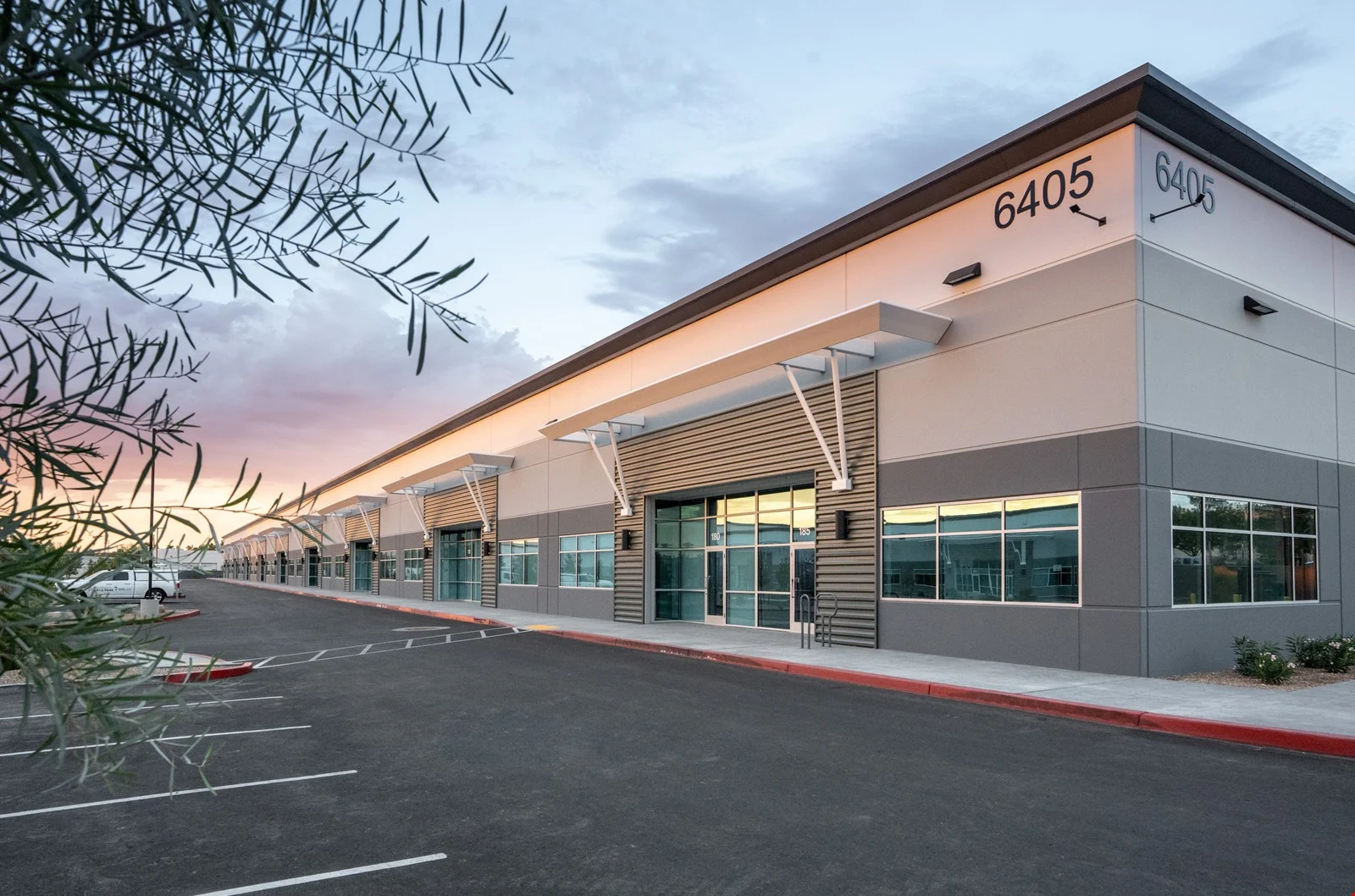 Sunset Airport Center 2 (buildings C & D)